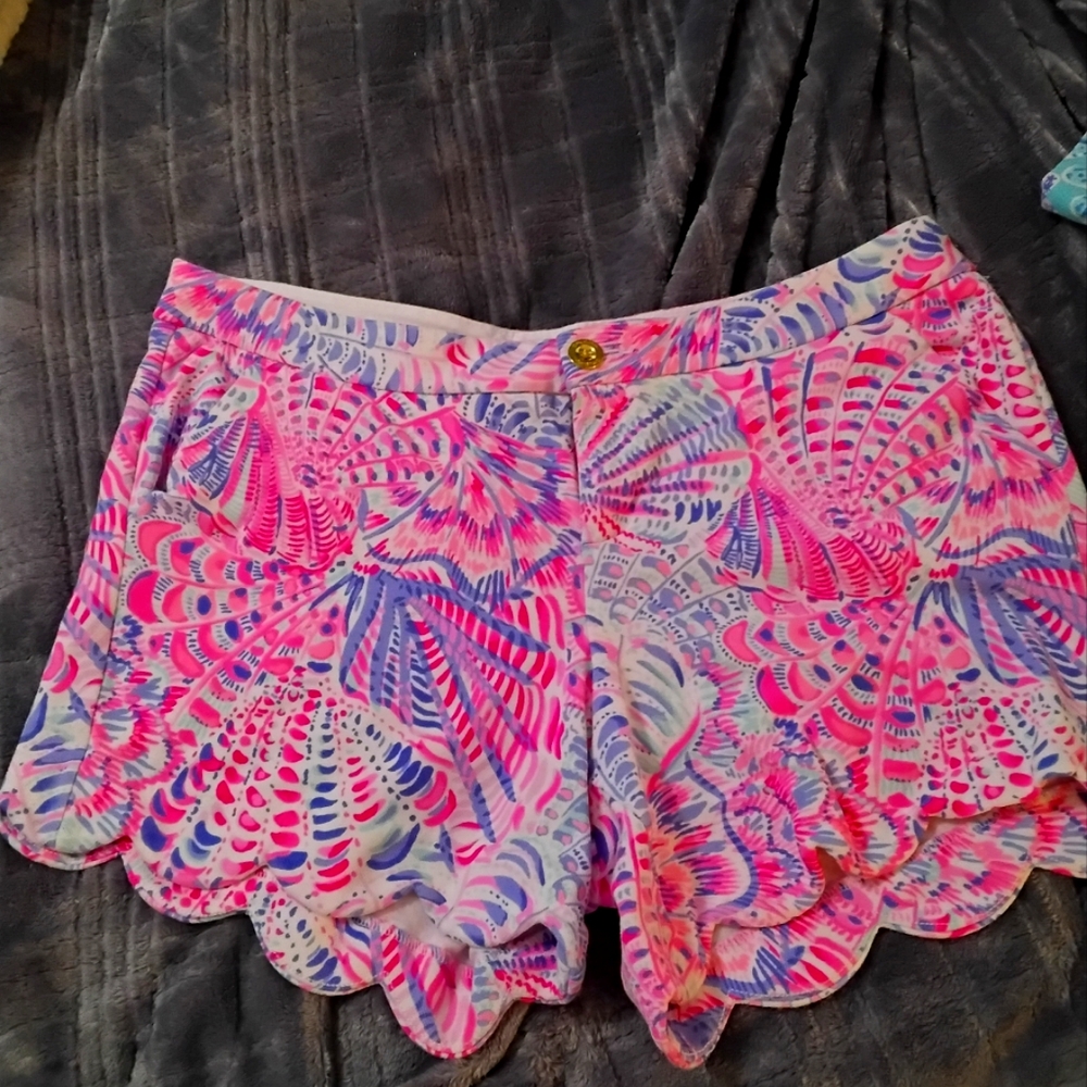Lilly Pulitzer Buttercup Low Rise Short - Size 14